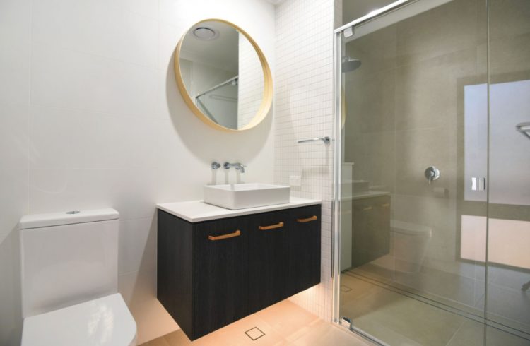 Semi-Frameless-Hinged-Shower-Screen-768x517@2x (1)